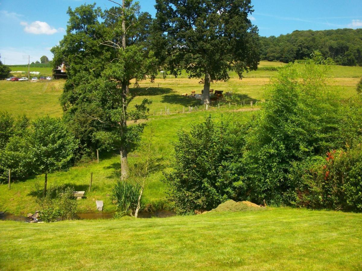 Cosy Chalet With Private Garden In Normandy Isigny-le-Buat Habitación foto
