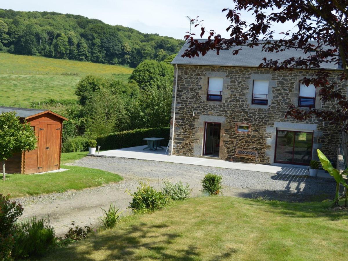 Cosy Chalet With Private Garden In Normandy Isigny-le-Buat Exterior foto