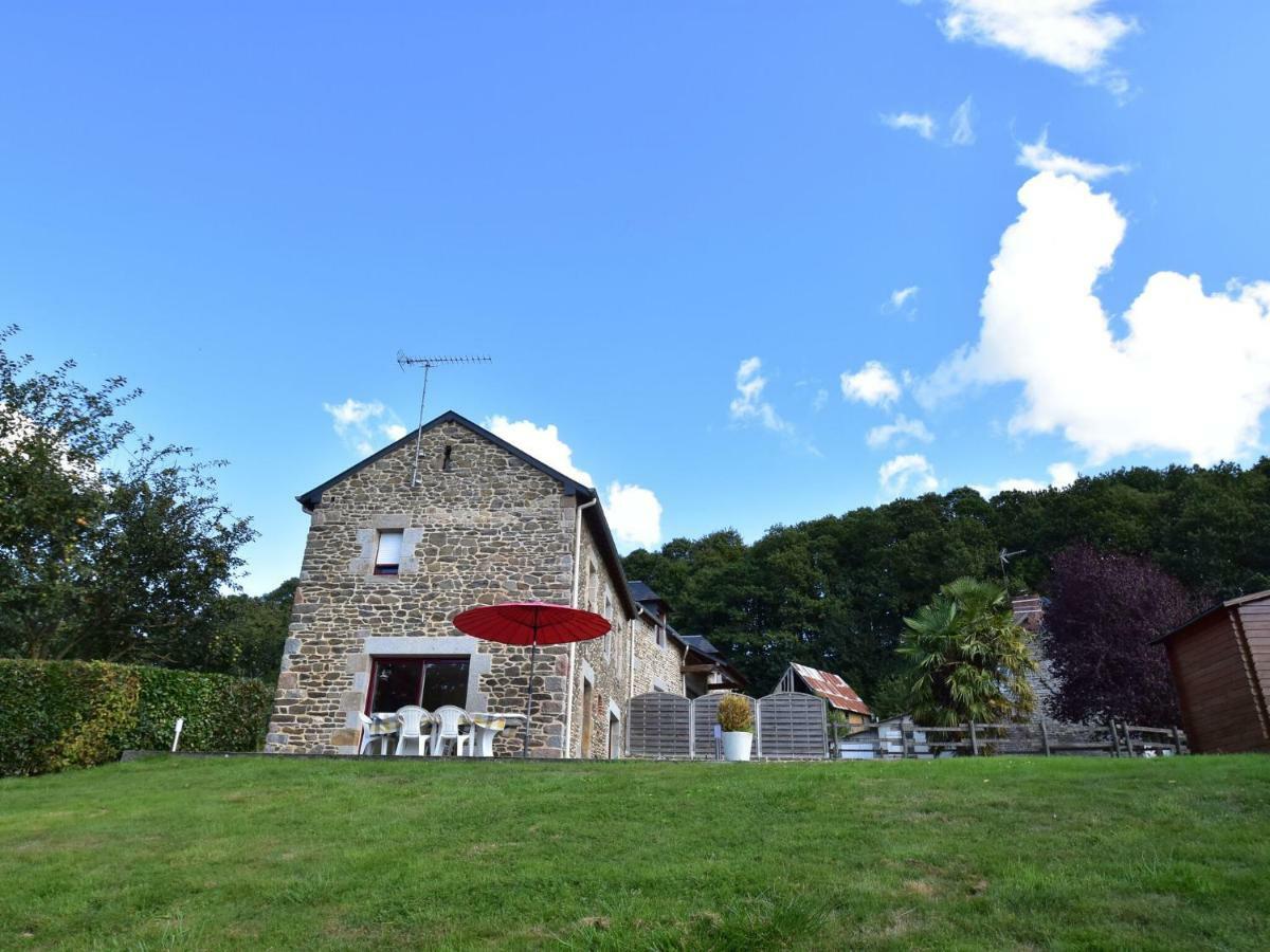 Cosy Chalet With Private Garden In Normandy Isigny-le-Buat Exterior foto